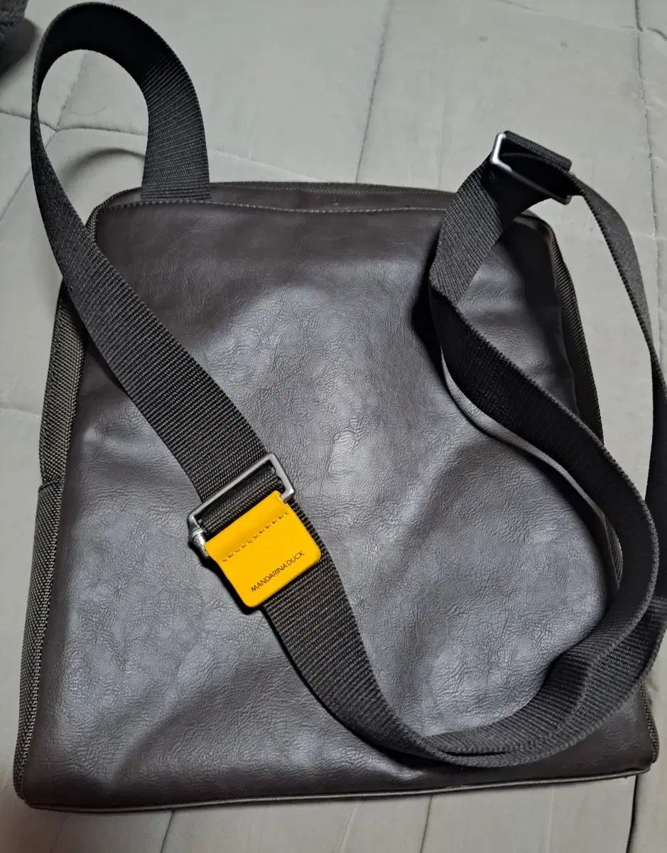 ショルダーバッグ