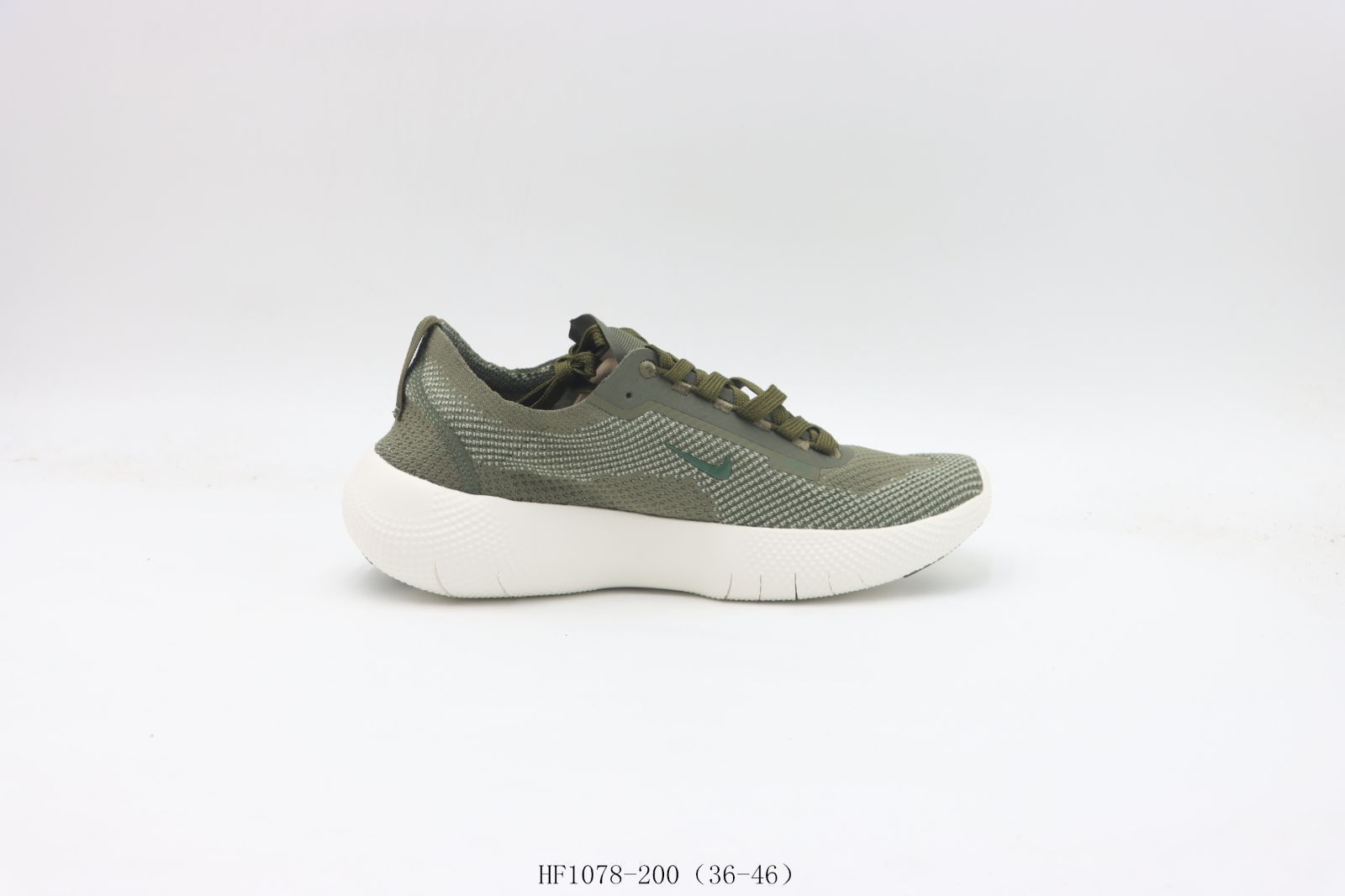 今日 ナイキ ランニングシューズ 軍緑 HF1078-200 Army Green