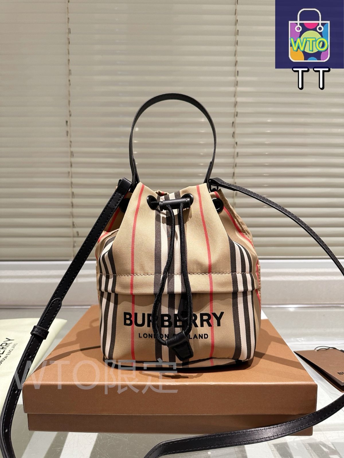 Burberryバケツ型ショルダーバック未使用 BURBERRY ショルダーバッグ バケツバッグ バケツ型 ノバチェック
