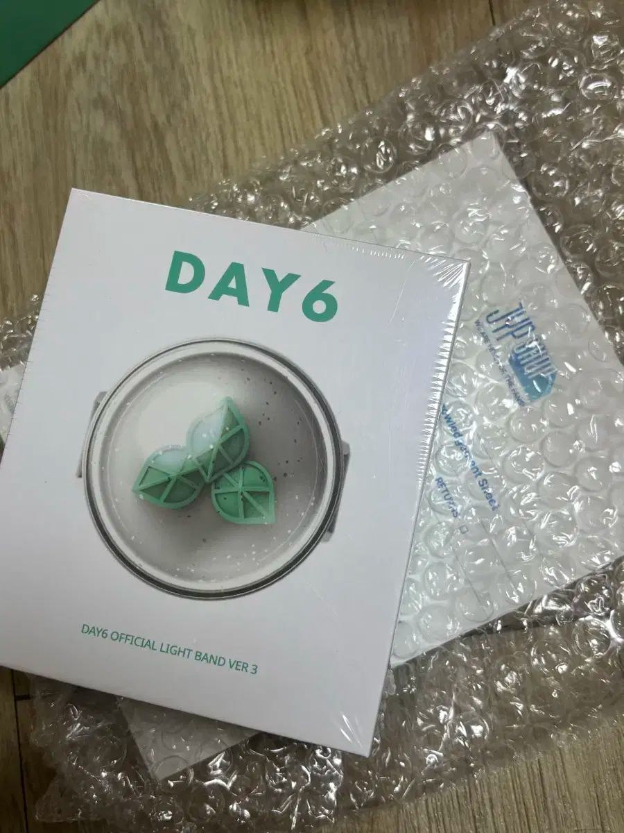 DAY6(デイシックス) DAY6 OFFICIAL LIGHT BAND Day6 ペンライト 3 未開封