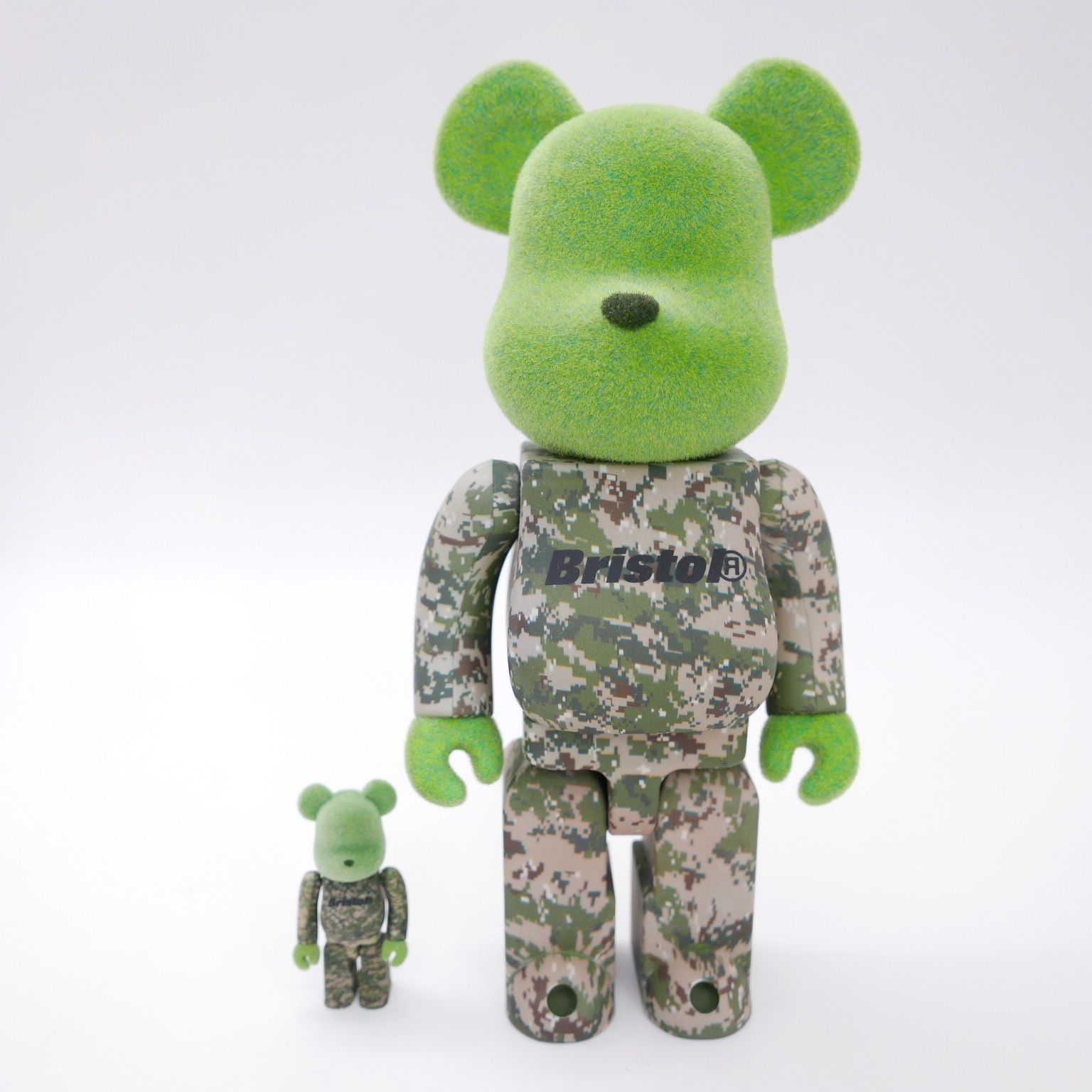 BE@RBRICK F.C.Real Bristol READYMADE MEDICOM TOY Figure ベアブリック FCRB ブリストル  100％ & 400％ フィギュア GREEN迷彩 - メルカリ