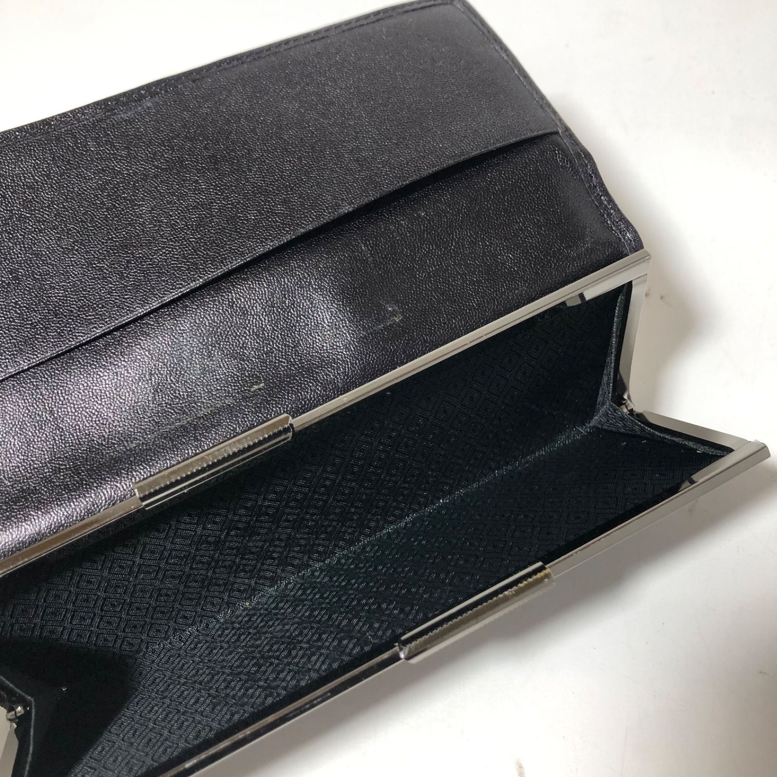 M1111-12-3 アザラシ 毛皮 本革 レザー二つ折り長財布 がま口タイプ