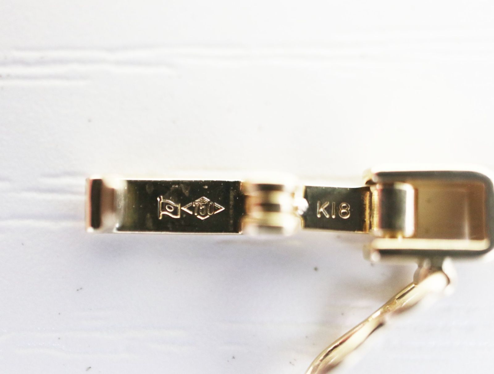 イエローゴールド