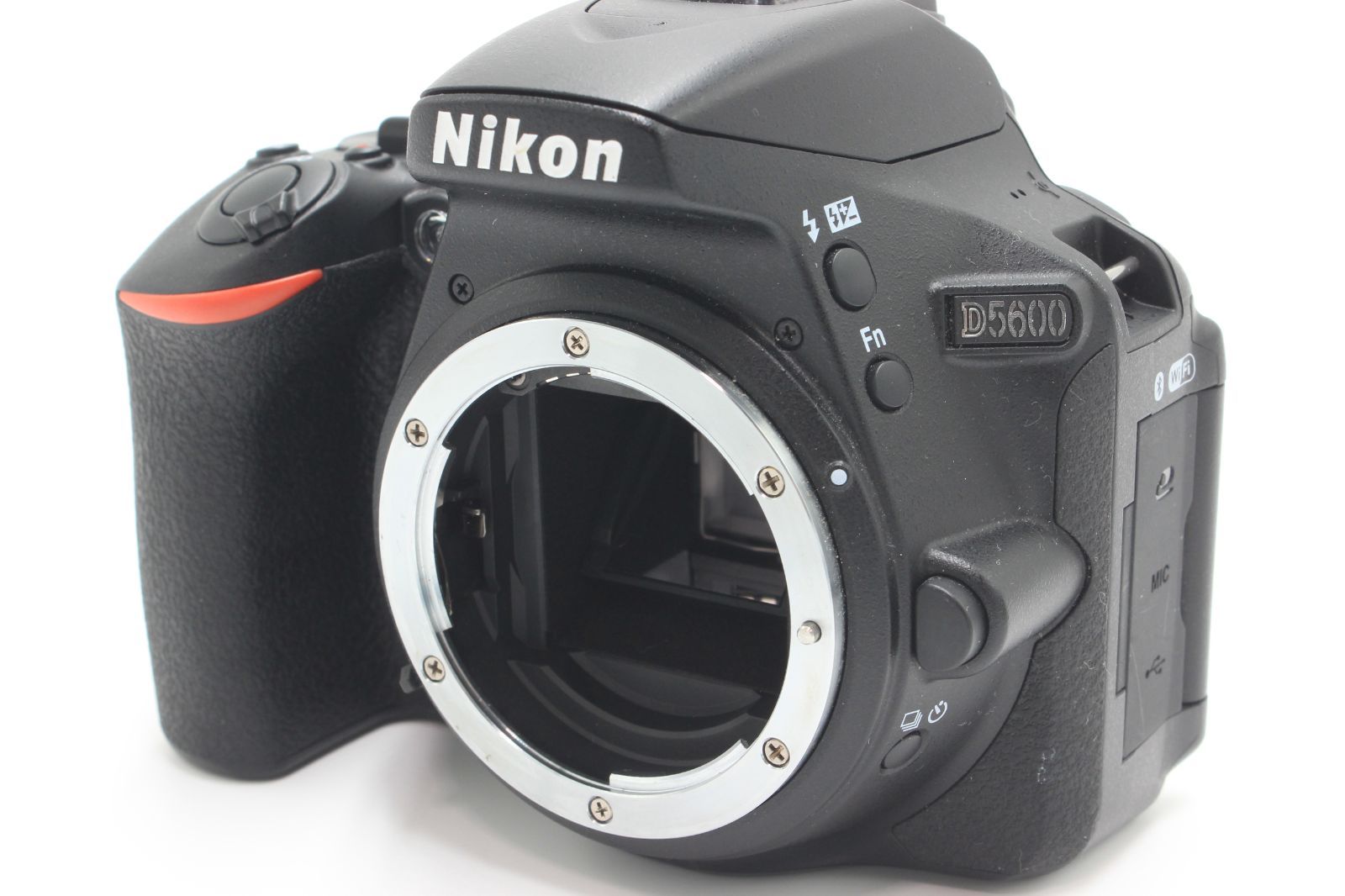 78ショット！Nikonニコン  D5600 ボディ