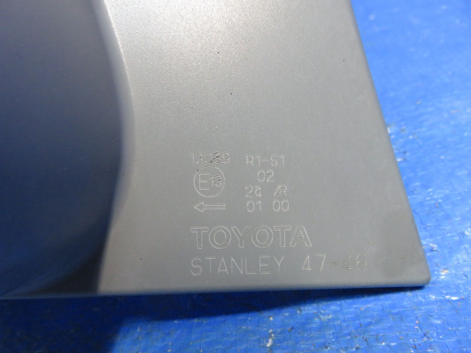 トヨタ純正プリウスα 左テールランプ　STANLEY47-46 Yahoo!オークション -「stanley 47-46」(自動車、オートバイ) の
