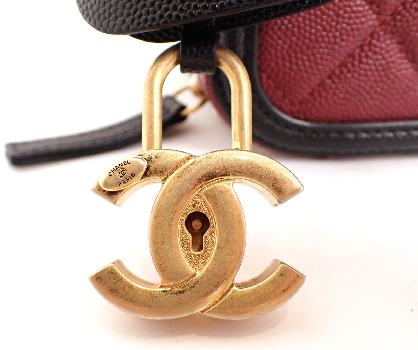 美品 ギャラ付き CHANEL(シャネル) 2WAYバッグ マトラッセ キャビアスキン CCフィリグリー ボルドー ブラック A93343 赤×黒 ゴールド金具 美品 ギャラ付き CHANEL(シャネル) 2WAYバッグ マトラッセ キャビア