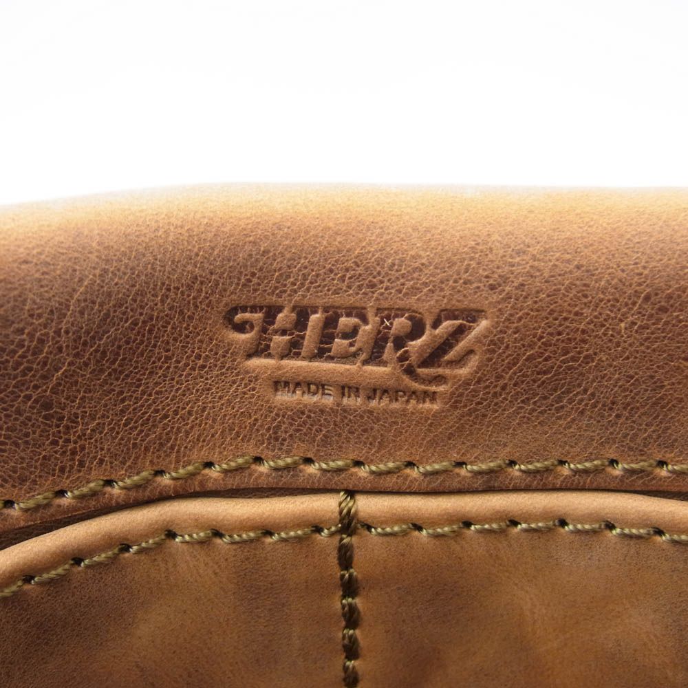 HERZフツウトートT-3チョコS A4サイズ シンプルの中にも実用的な一工夫を凝らした、普通に使えるフツウトート