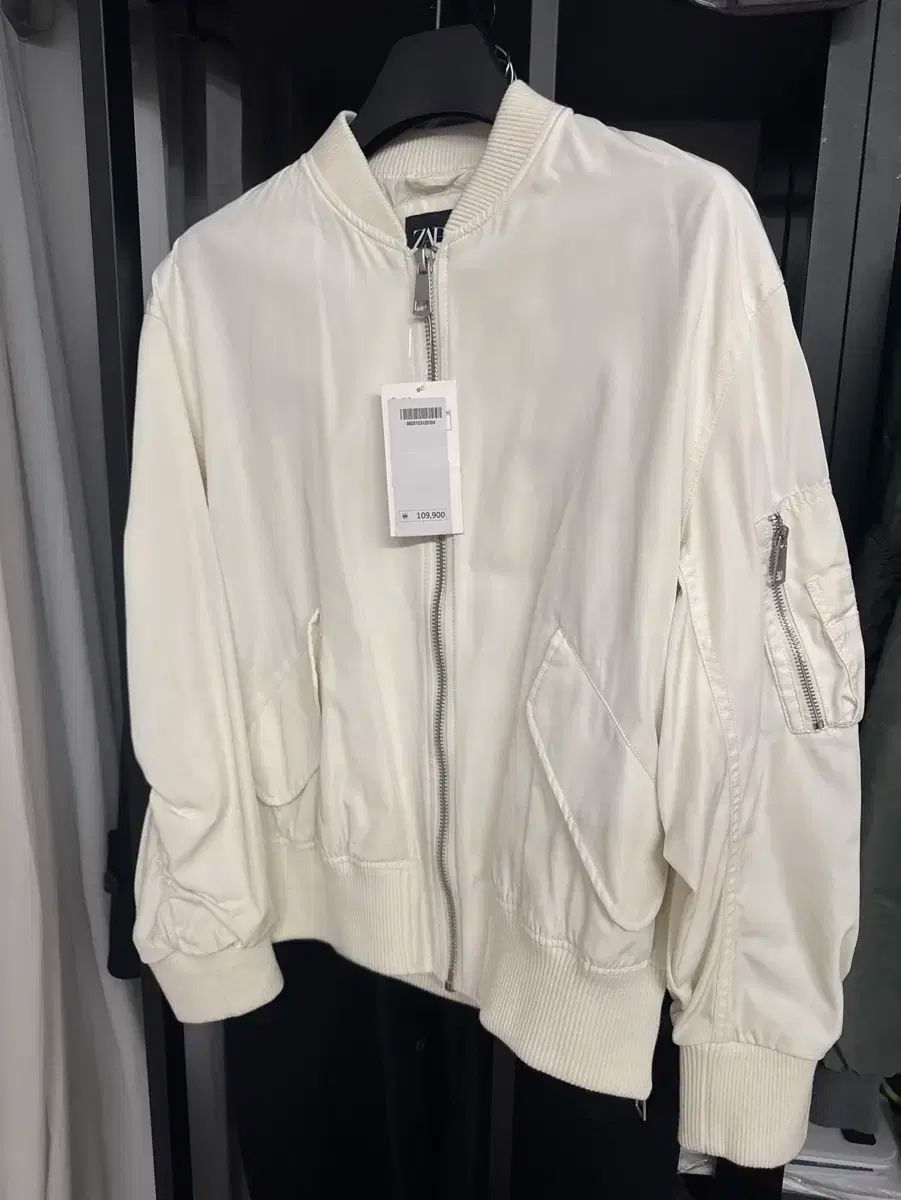 【雷市場（ポンジャン）商品韓国直送】 ZARA(ザラ) 白 ma1 L サイズ