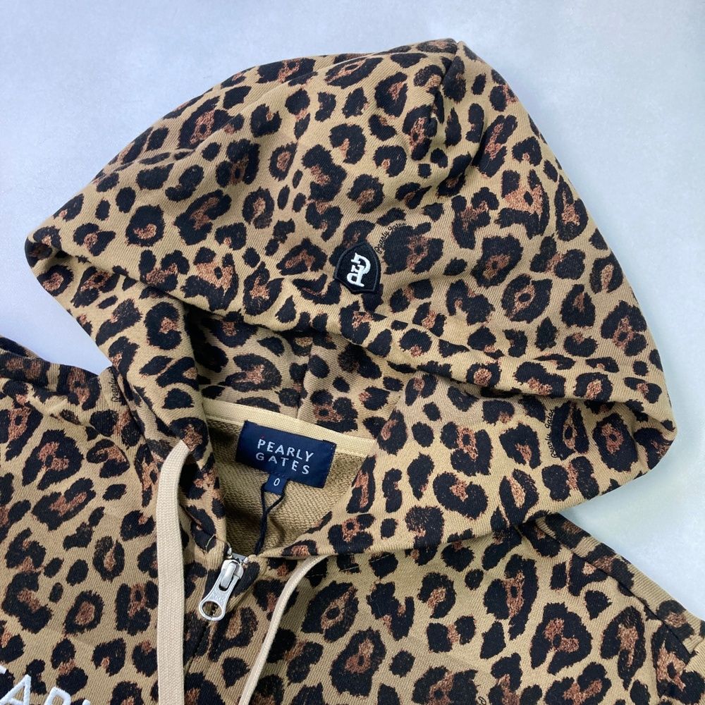 ジップパーカー