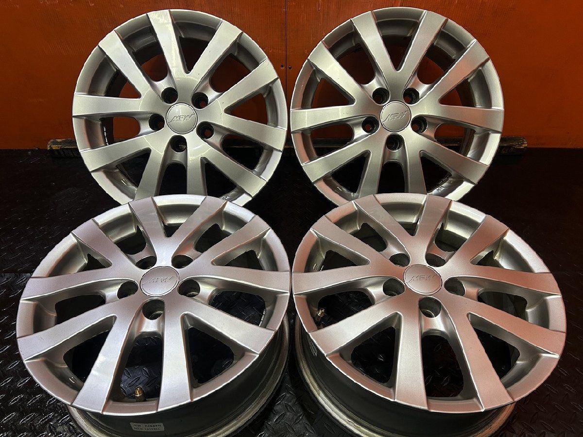 30プリウス　15インチホイール　　　　　　　　　※4月17日迄 taiheishopping_c051801981