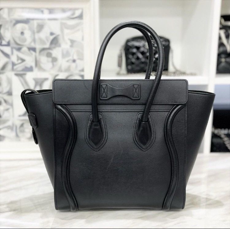 セリーヌ ラゲージ マイクロ 黒 レザー ハンドバッグ 2020年