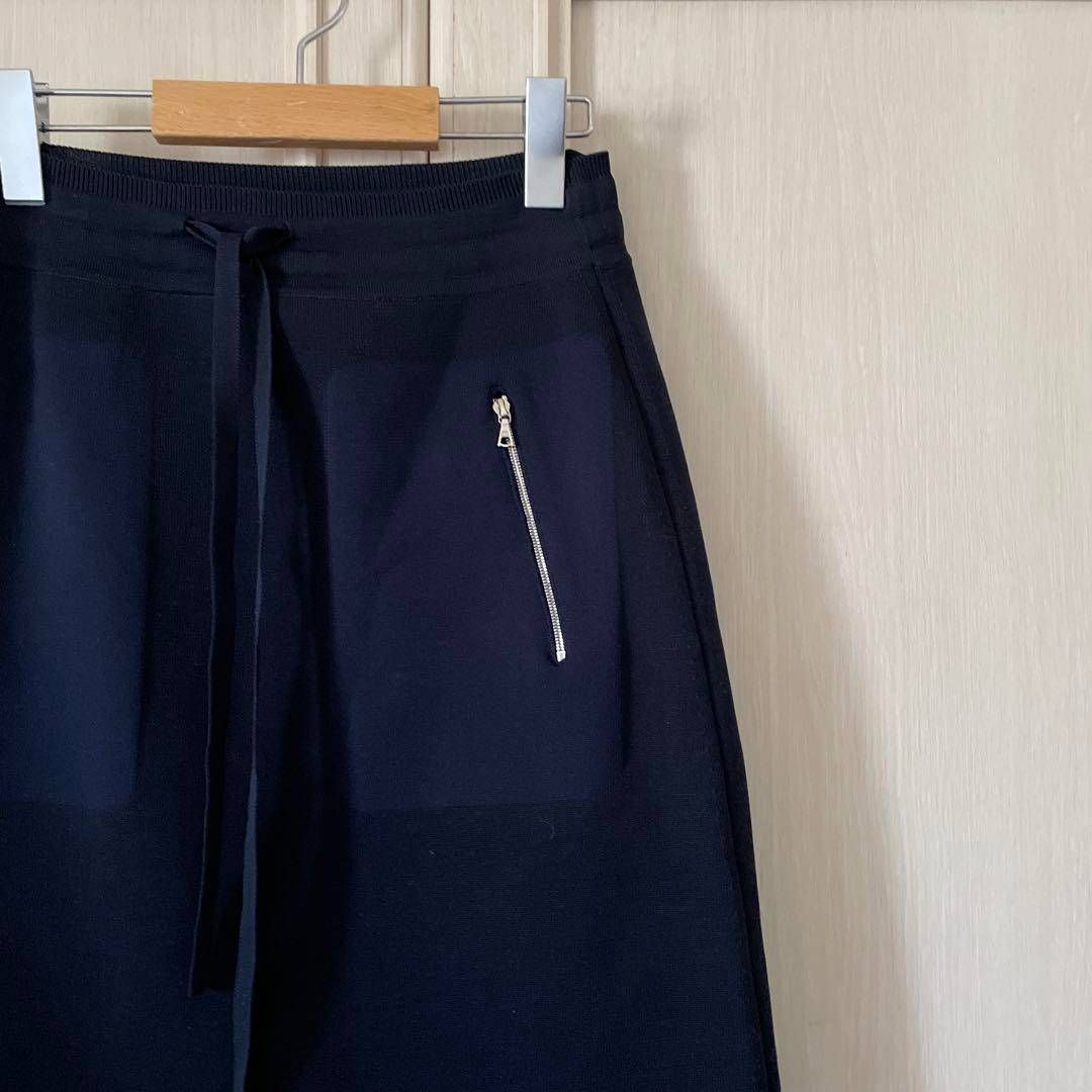 Drawer ドゥロワー スカート ストレッチ 台形 ネイビー お呼ばれ デート オフィスカジュアル 食事会 お出かけ 上品 無地 シンプル