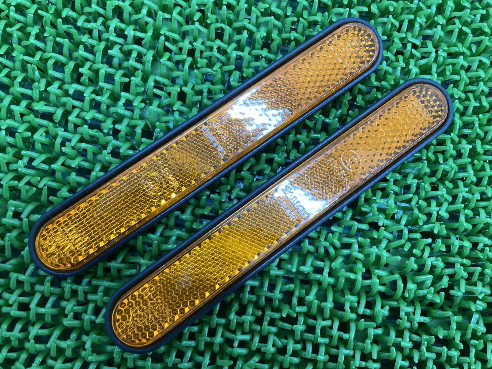 FXSB1690 フロントフォークリフレクター 左右 023240 ハーレー 純正 中古 ソフテイル ブレイクアウト 反射板 コンディション良好