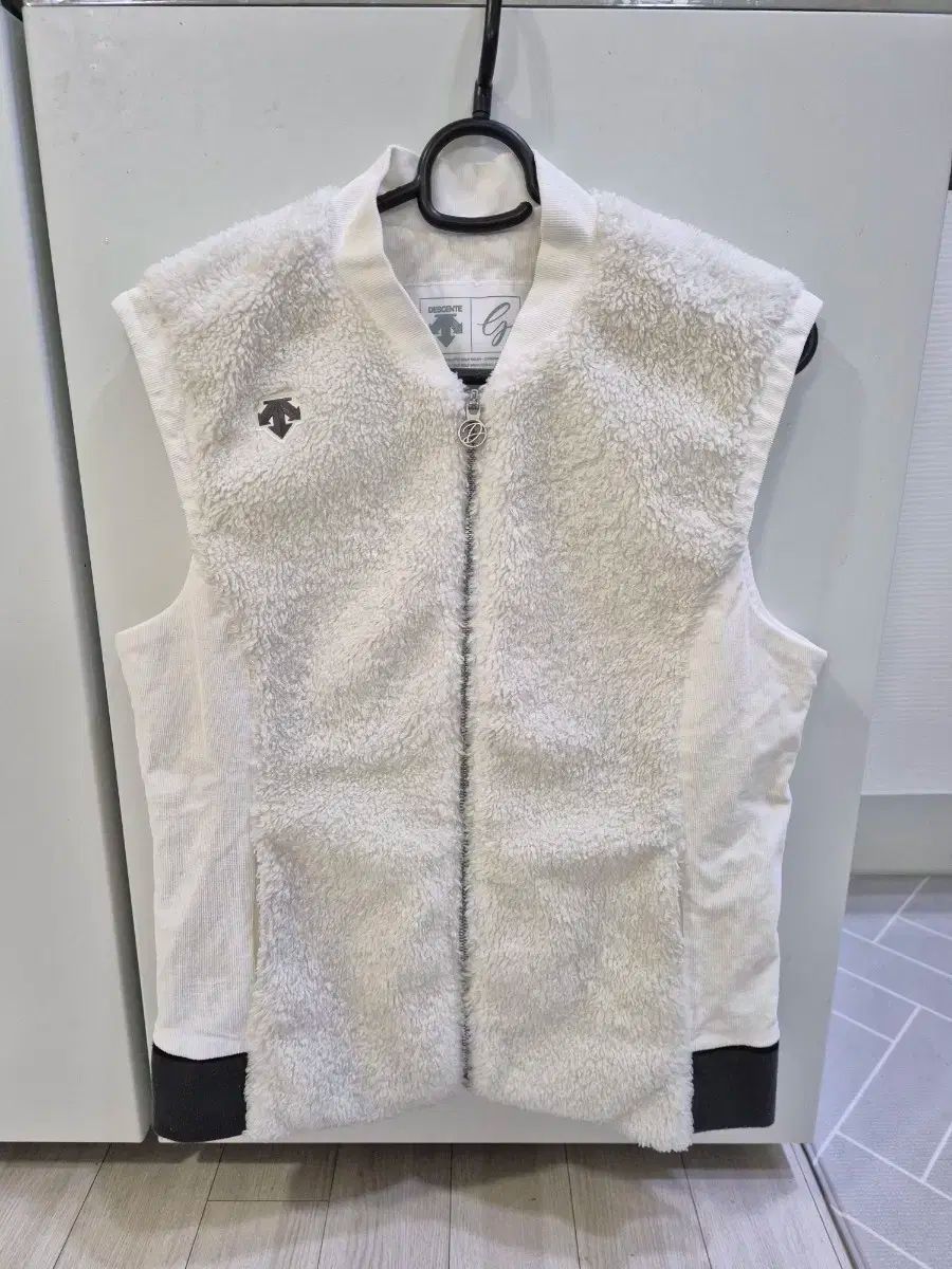 デサントゴルフ レディース 防風 ベスト ジップアップ