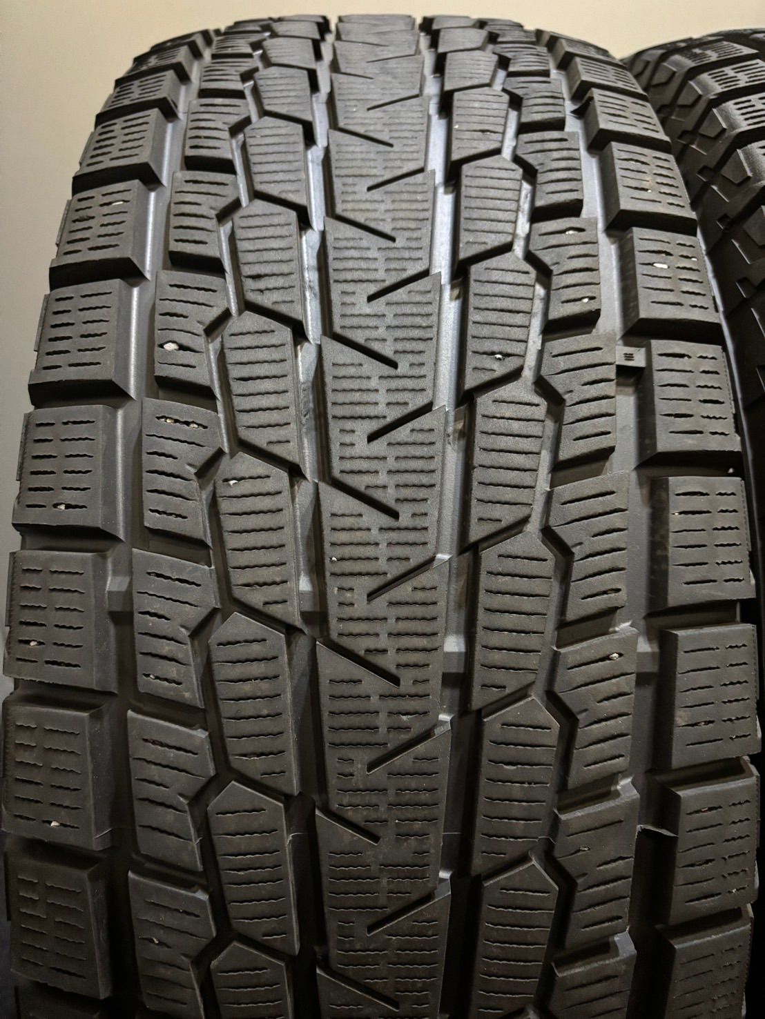 スペースのある 265 70R16 YOKOHAMA ice GUARD G075 22年製 スタッドレス 4本 ヨコハマ アイスガード ランクル プラド 南10-J689