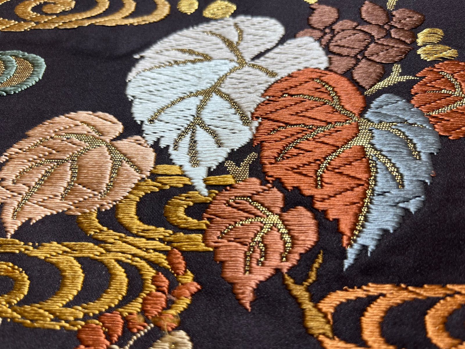 k31☆豪華刺繍六通袋帯☆絢爛綺麗華麗美品長さ432cm茶色地流水秋草正絹 