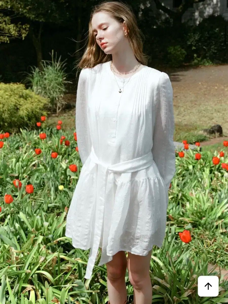 LENINA ナオミ ピンタック シャーリングドレス ワンピース 白