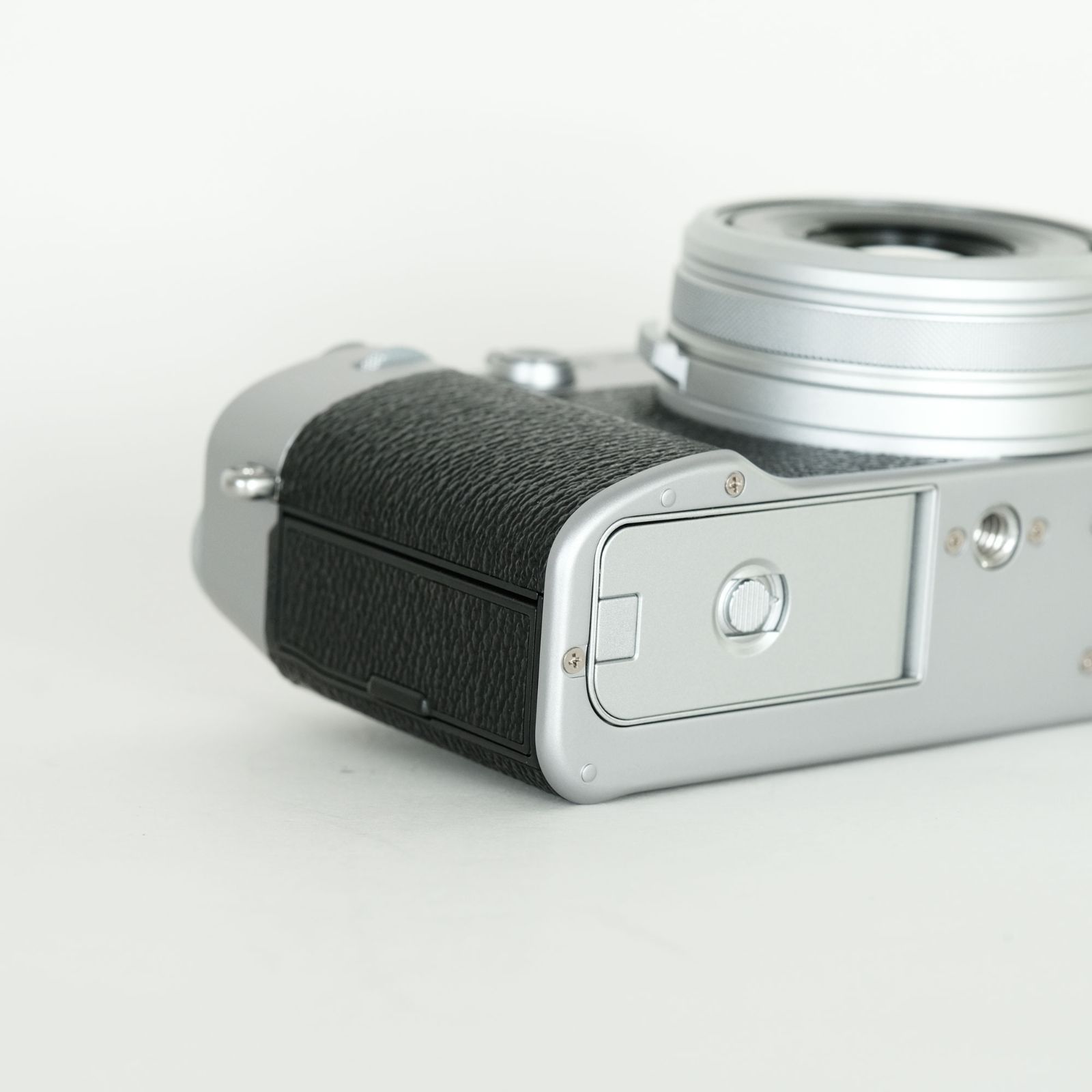 【美品】Fujifilm x100vi 元箱付/シャッター数2,000回 美品】Fujifilm x100vi 元箱付/シャッター数2,000回 - メルカリ