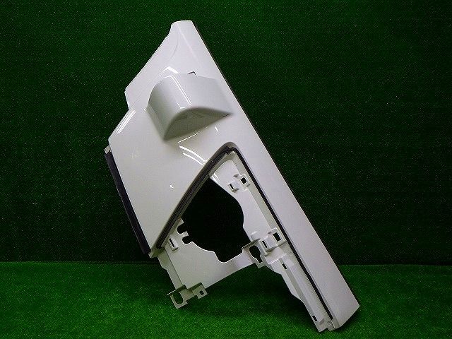 イスズ FRR90 フォワード 左側 コーナーナーパネル カラー白 250206004