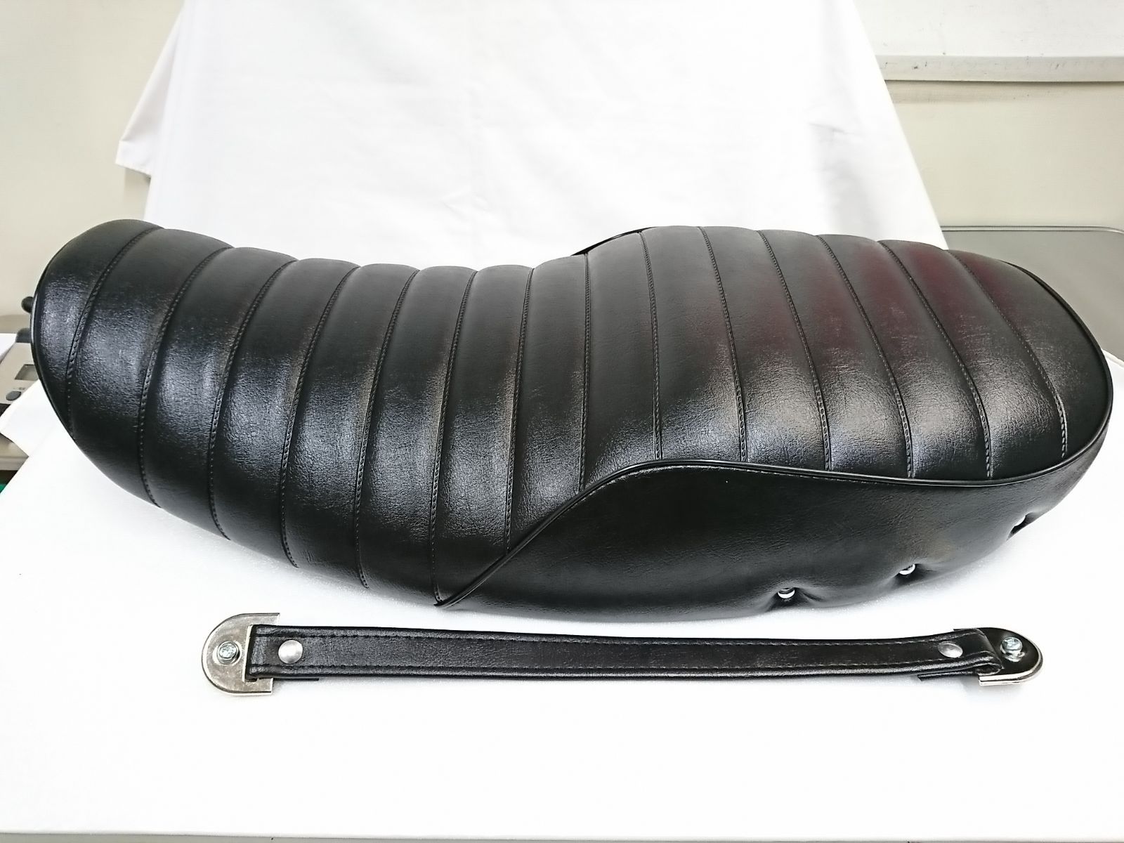 SUNDANCE サンダンス ソロシート タックロール ソフテイル EVO エボ ハーレー ソフテイル エボ SUNDANCE サンダンス カスタムシート