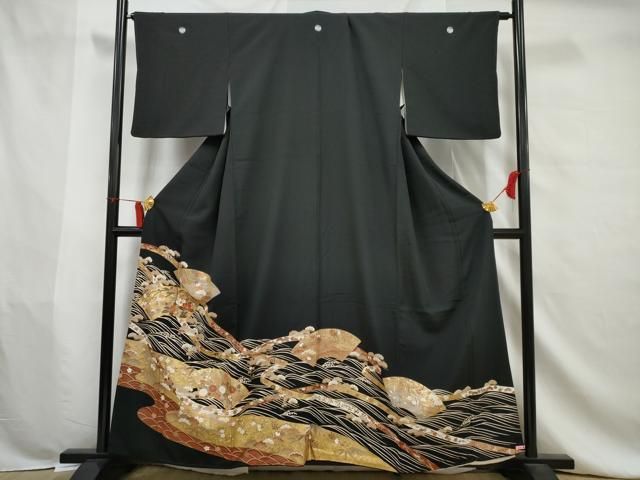 平和屋着物□豪華黒留袖 駒刺繍 地紙重ね流水松文 金彩 正絹 逸品