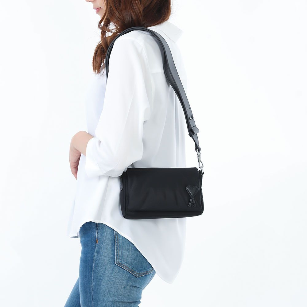 新品 AMI PARIS アミパリス ULL710.AW0001 001 ブラック