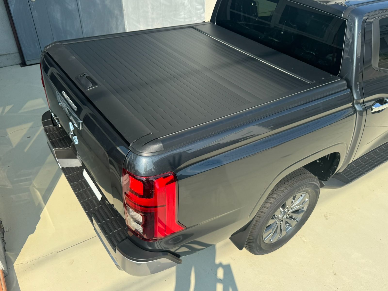 品 三菱 トライトン R2 シャッター式トノカバー ロック付 ～ GLS