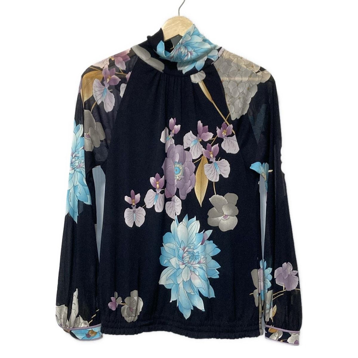 LEONARD レオナール 長袖カットソー サイズM レディース - 黒×ライトブルー×マルチ ハイネック|カンカン素材|花柄