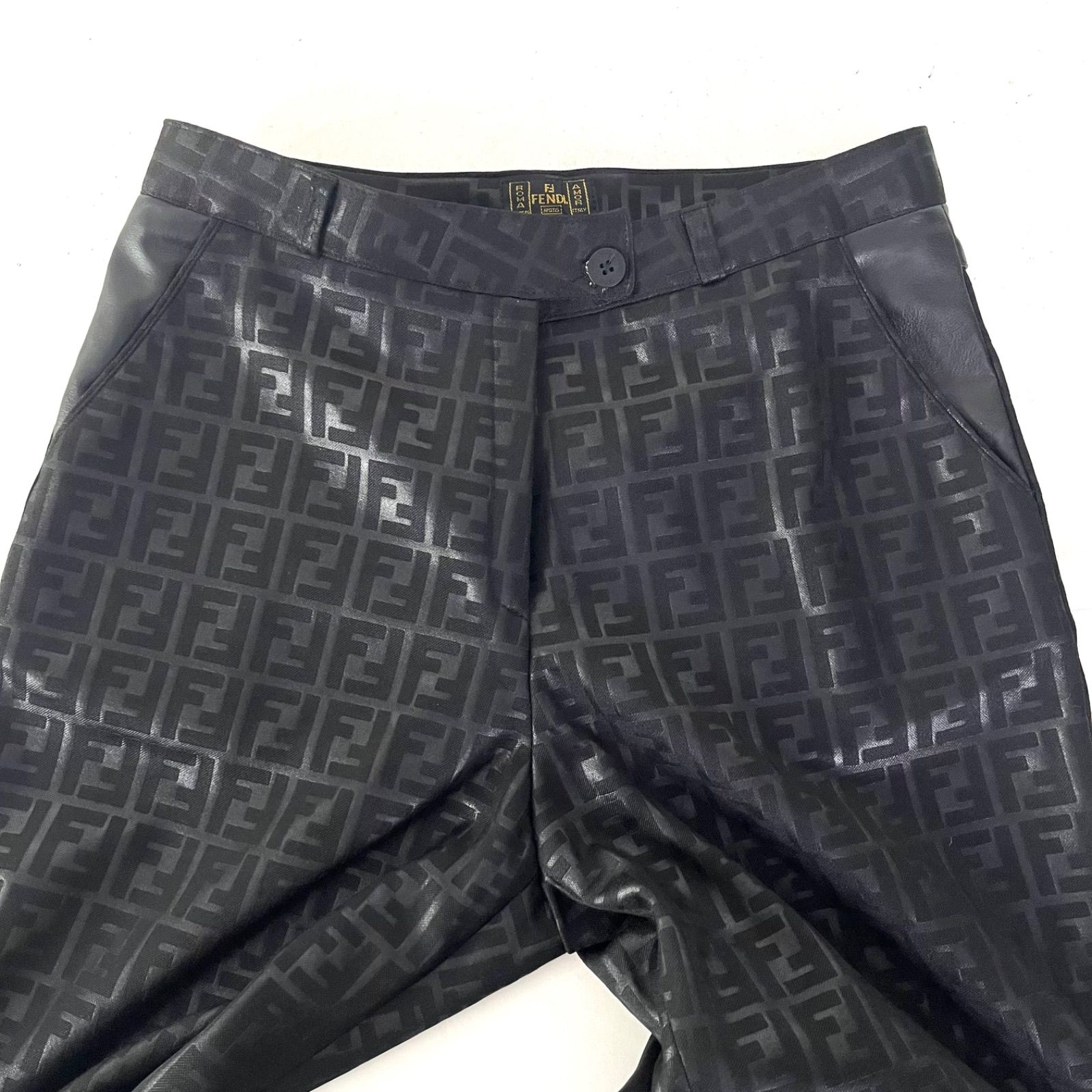 FENDI ロゴパンツ - パンツ工場 直営 店