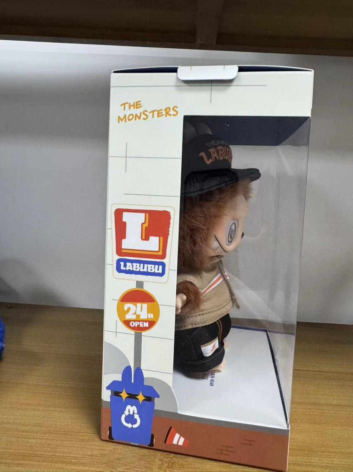 ソラマチ 正規品 LABUBU WACKY MART SERIES 店員ラブブ - メルカリ