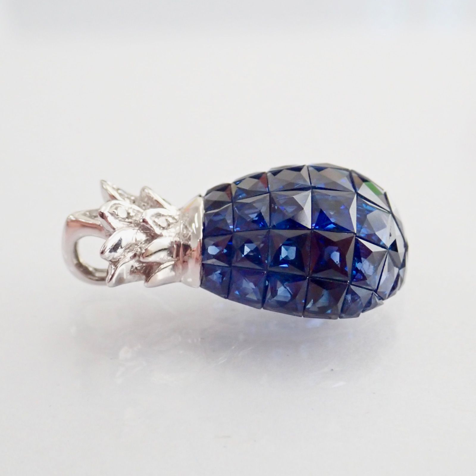 750 サファイアのパイナップル