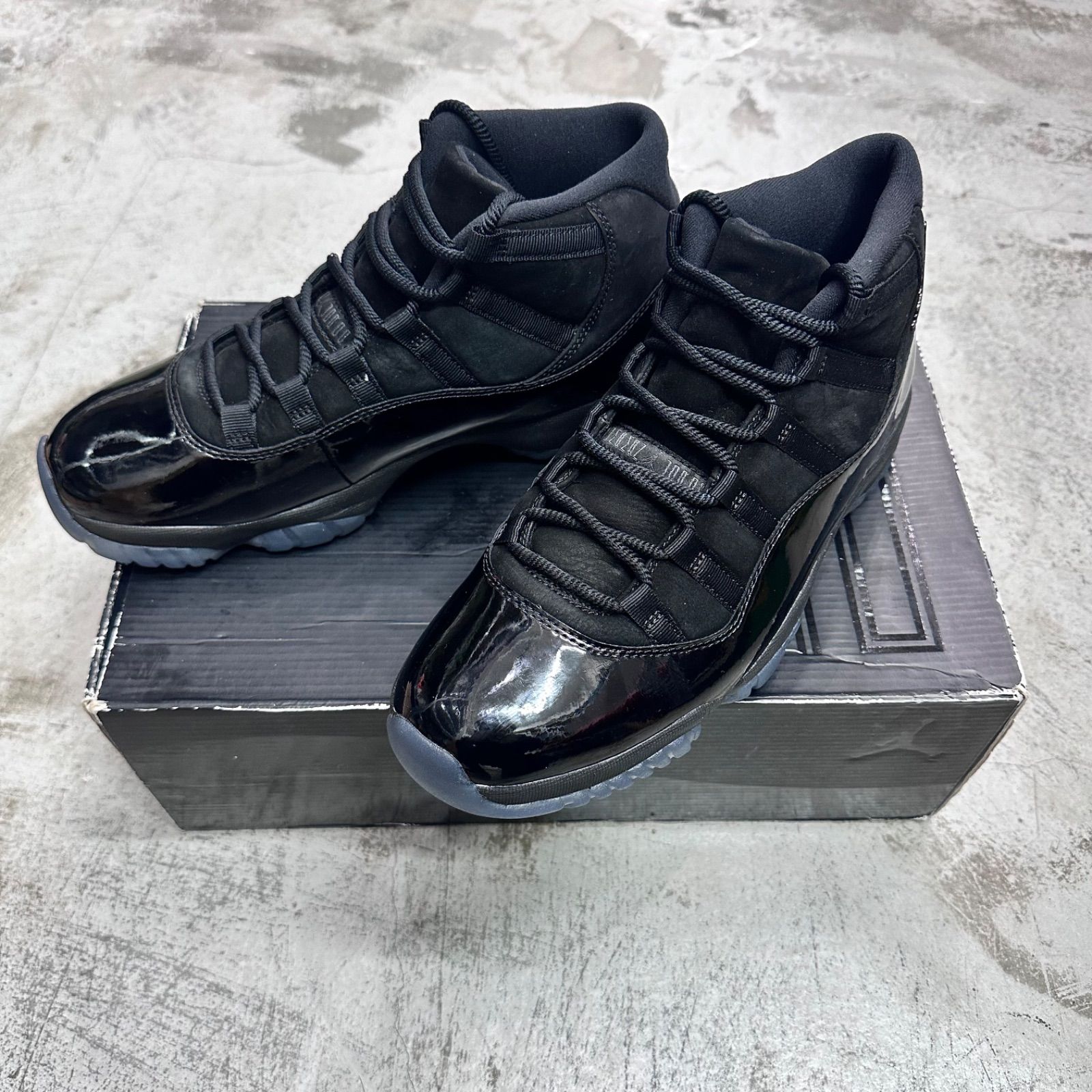 NIKE Air Jordan 11 