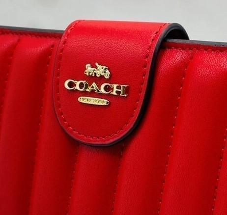 人気の福袋 正規店仕入れの 新品、未使用 COACH 新品 レッド