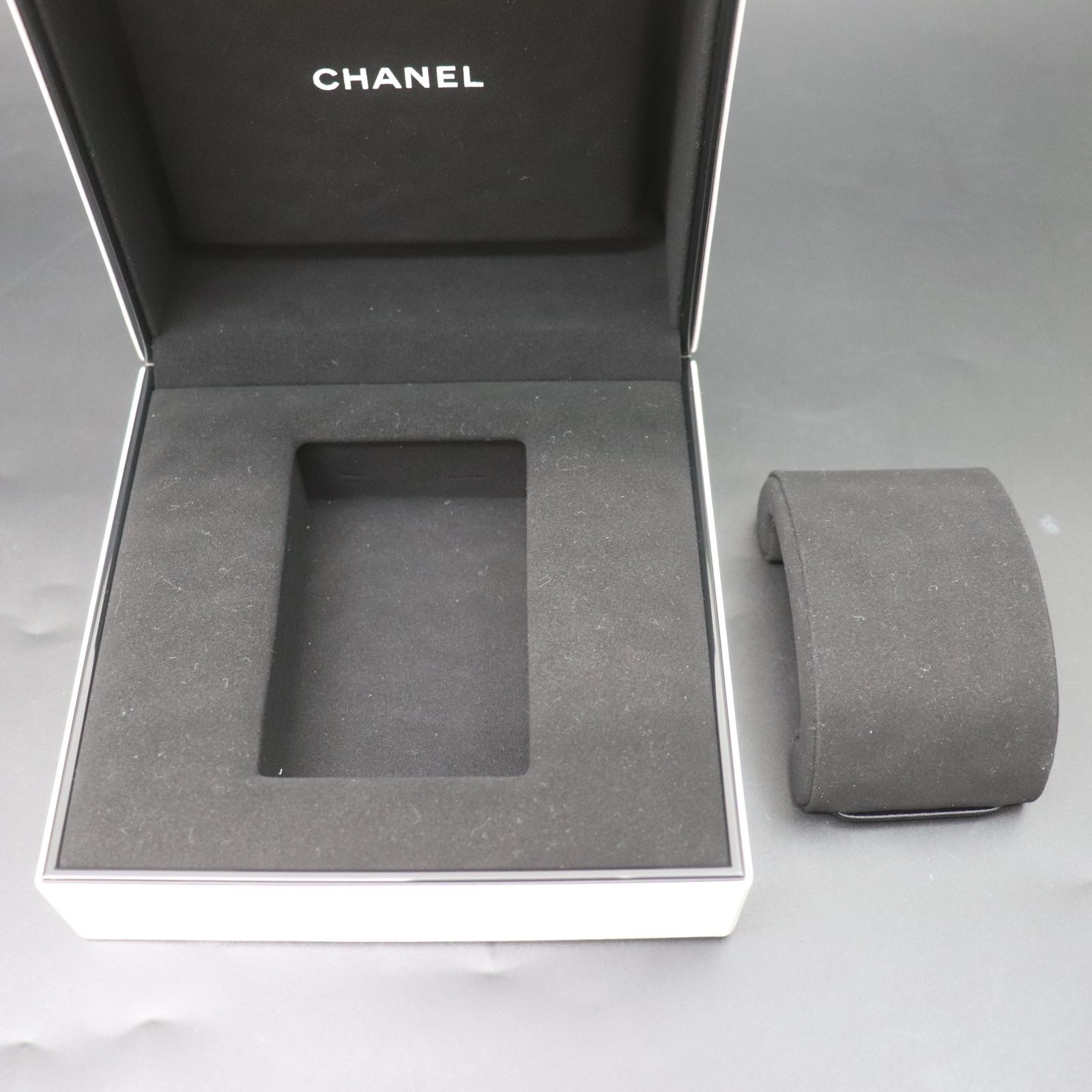 CHANEL シャネル