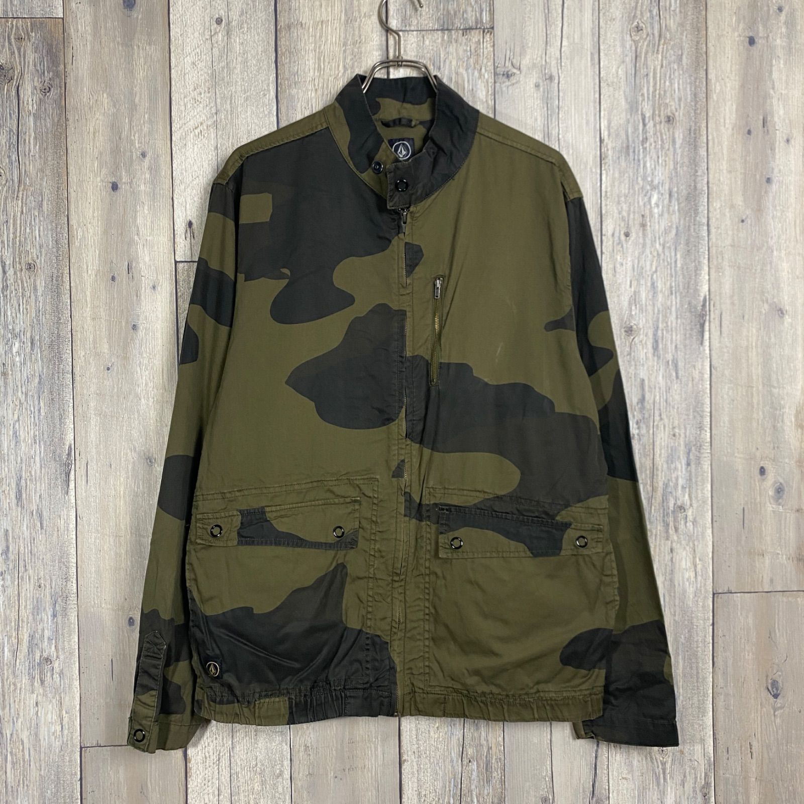 VOLCOM ボルコム】迷彩 CAMO カモフラ チンスト スウィングトップ