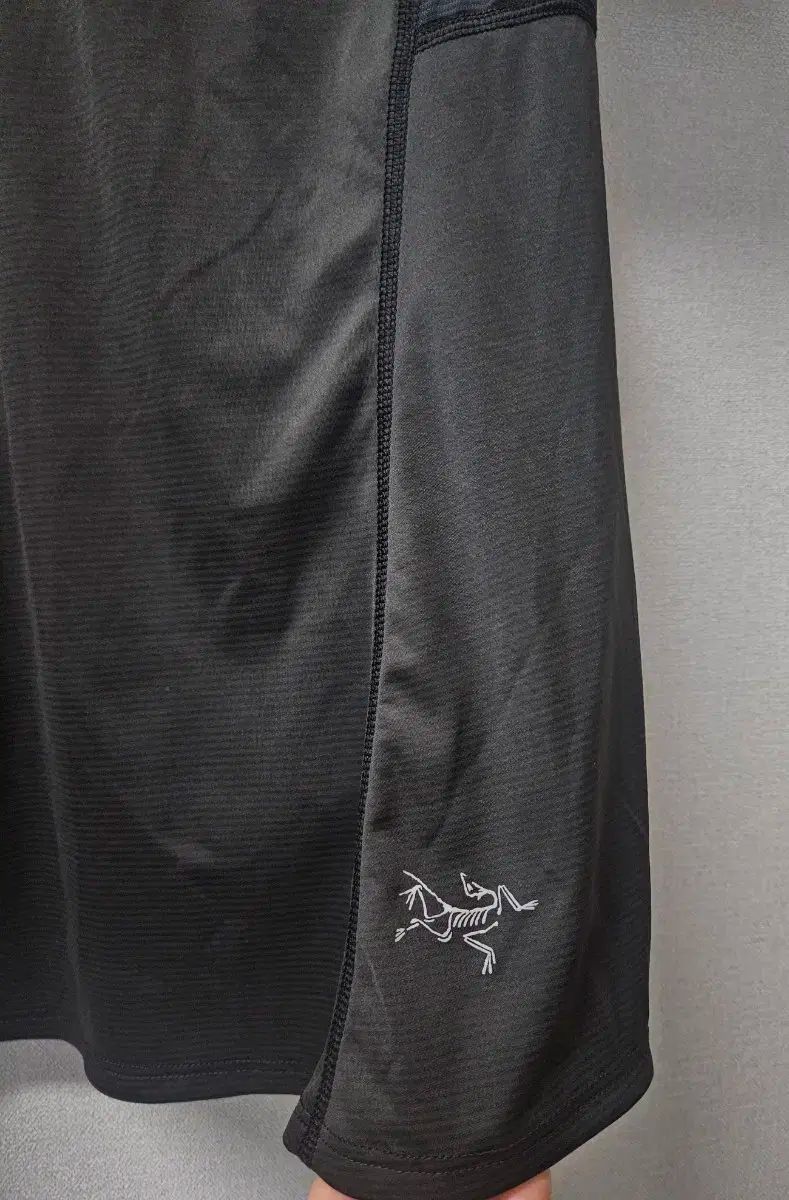 ARC TERYX アークテリクス ハーフジップ Tシャツ M HRDEVELOPMENT_JP