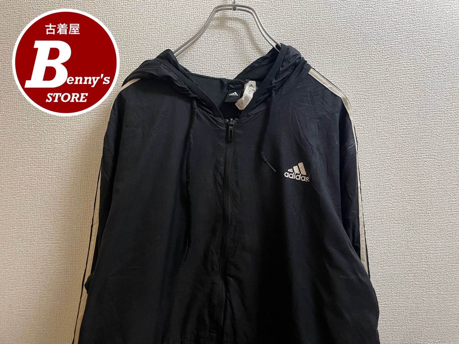 アディダスadidasウィンドブレーカー