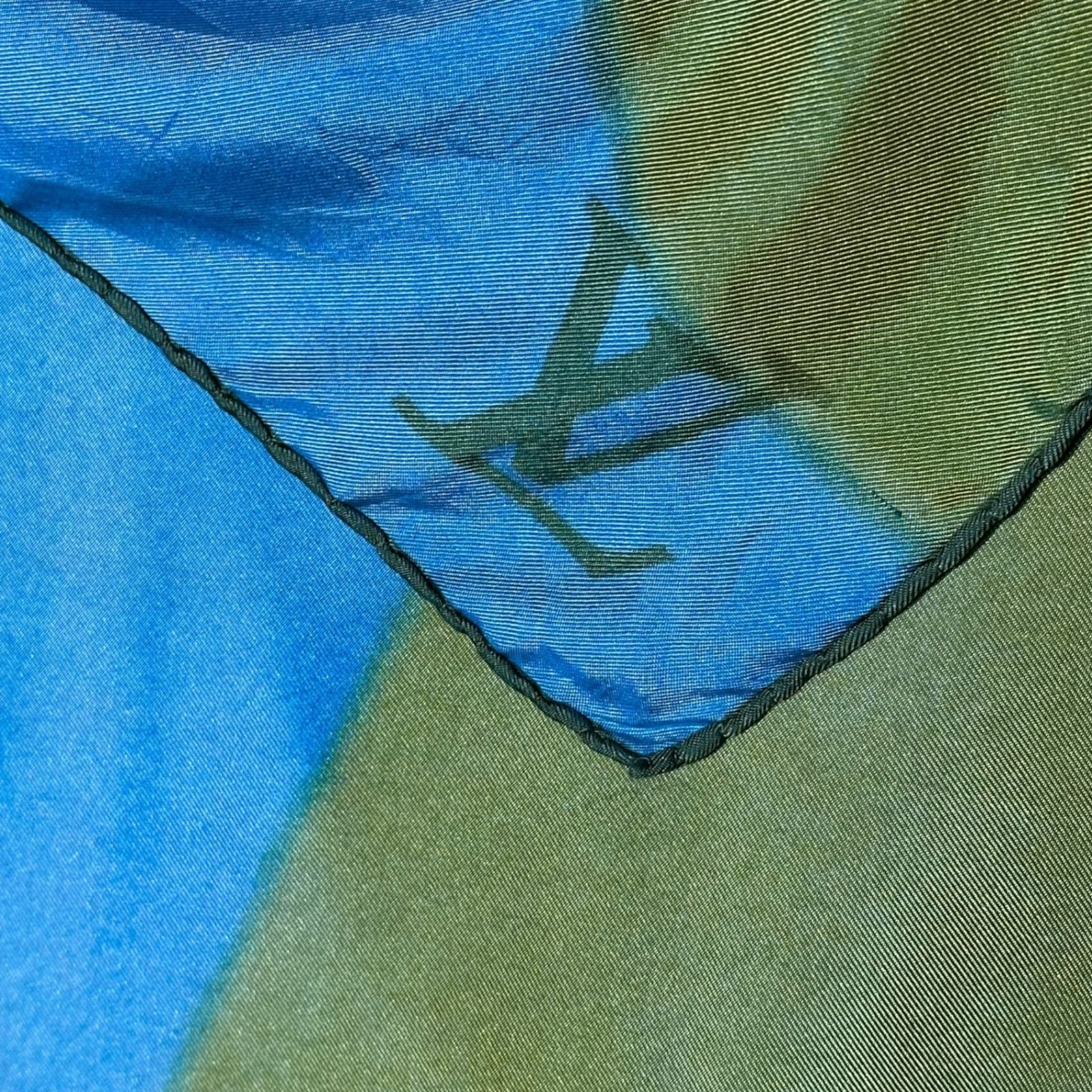 LOUIS VUITTON(ルイヴィトン) LV Logo graphic silk scarf ロゴ