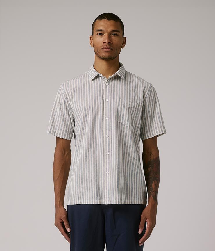 モノタイプエンブロイドアーカイブTシャツ TOMMY HILFIGER（トミーヒルフィガー）の「モノタイプエンブ