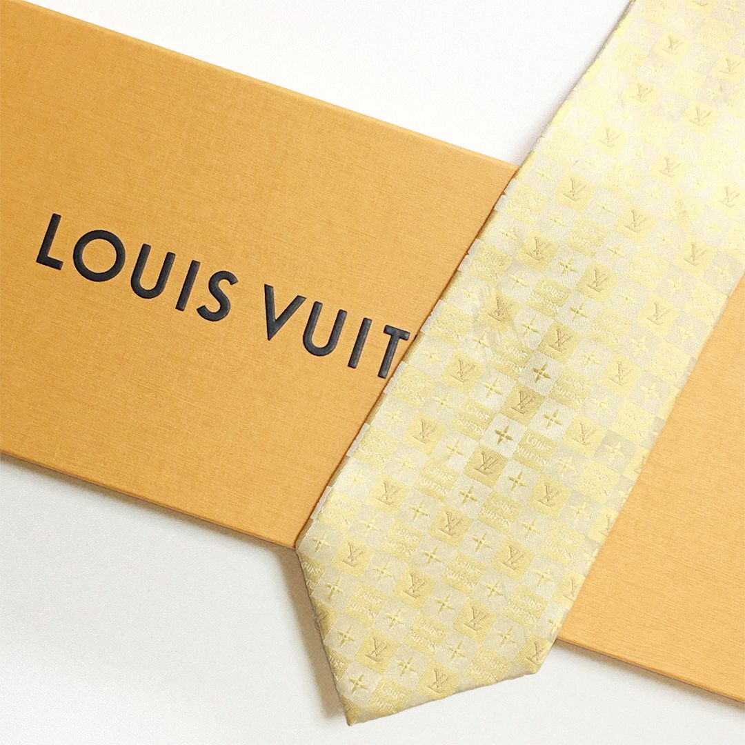 ✨極美品✨ レア LOUIS VUITTON ネクタイ シルク100% ダミエ 美品 ルイヴィトン ネクタイ ピンク ダミエ LVロゴ シルクジャガード