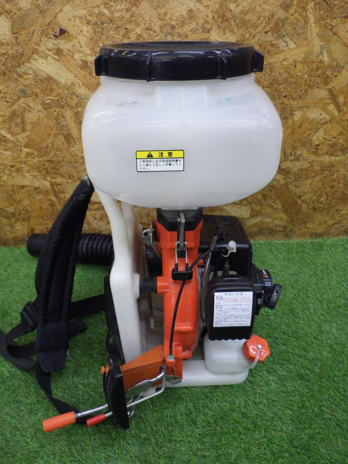 背負動力散布機 DME401A
