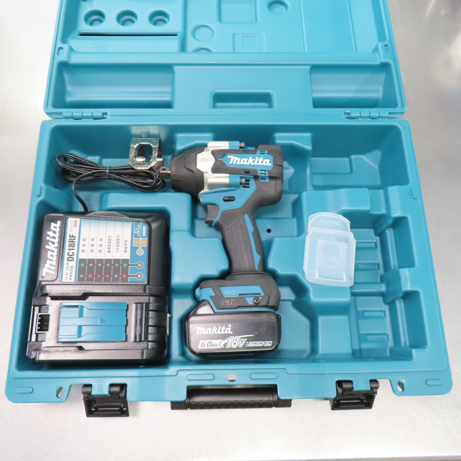 マキタ makita 充電式 インパクトレンチ TW700D 充電器 バッテリ1個 セット 動作品