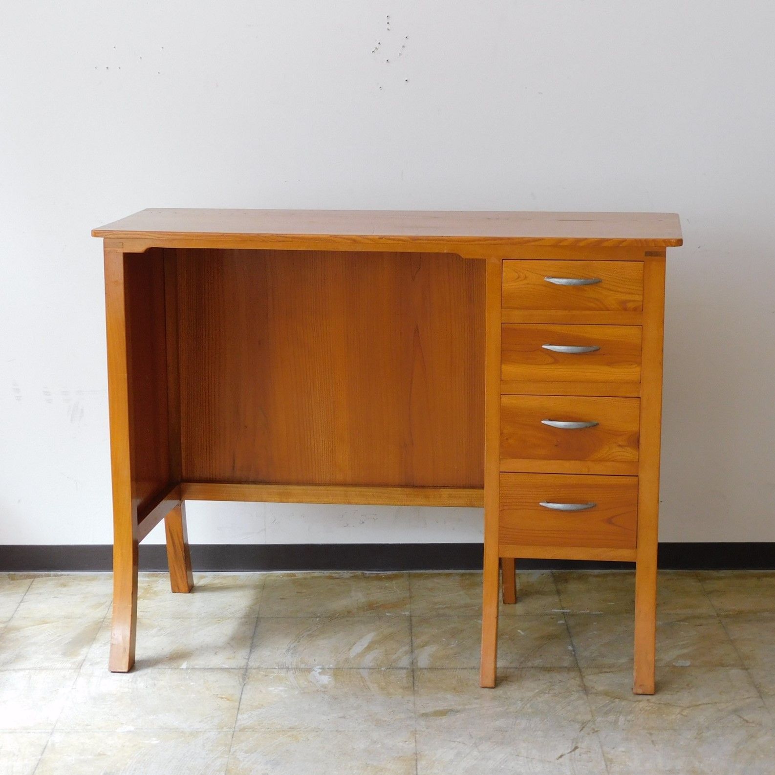 ケヤキ 片袖の机 サイドテーブル HK-a-03970 欅 木製 無垢材 カウンター 机 展示台 花台 サイドボード