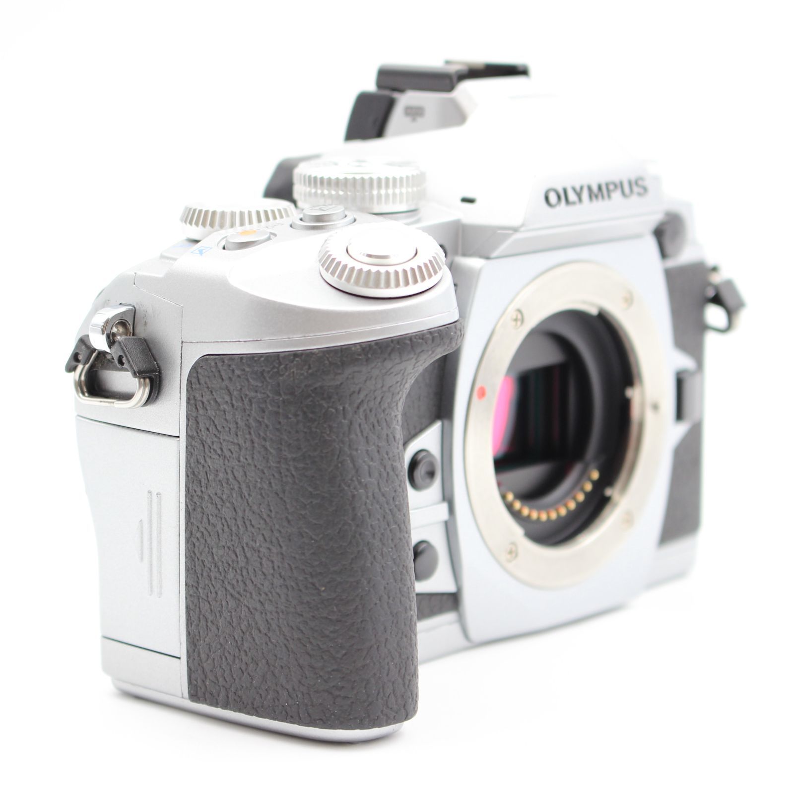 OLYMPUS OM-1 シャッターおります。 シャッター回数少 オリンパス OM-D E-M1 ボディ良品