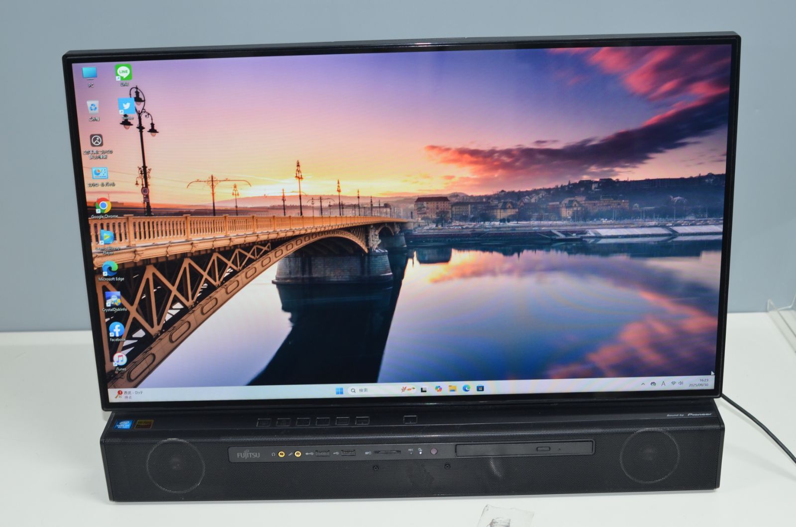 一体型パソコン 富士通 FH90|C3 FMVF90C3B 高性能 i7-8750H| SSD512GB HDD3TB|BD|27インチ|Bluetooth|WEBカメラ|Win11 Home