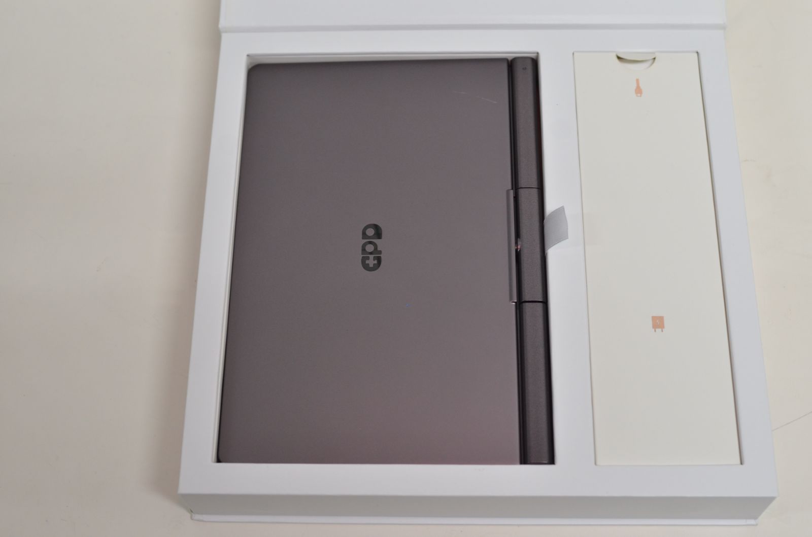 中古良品モバイルノートパソコン 8インチ GPD Pocket 3Mini G1621-02 中古良品モバイルノートパソコン 8インチ GPD Pocket 3Mini G1621-02