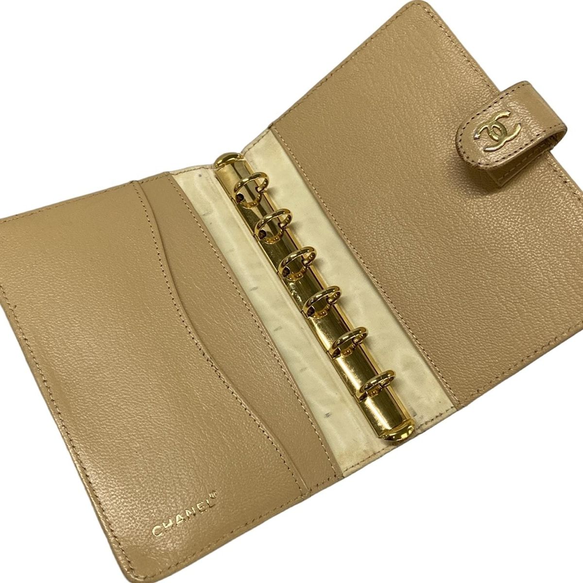 ⭐️超美品⭐️CHANEL でかココマーク　手帳カバー⭐️シリアルシール5番台⭐️ ⭐️超美品⭐️CHANEL でかココマーク 手帳カバー⭐️シリアル
