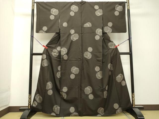 平和屋着物●本場大島紬　9マルキ　地空き　雪輪毬花文　正絹　逸品　CAAS7454yc 平和屋着物○本場大島紬 9マルキ 地空き 雪輪毬花文 正絹 逸品