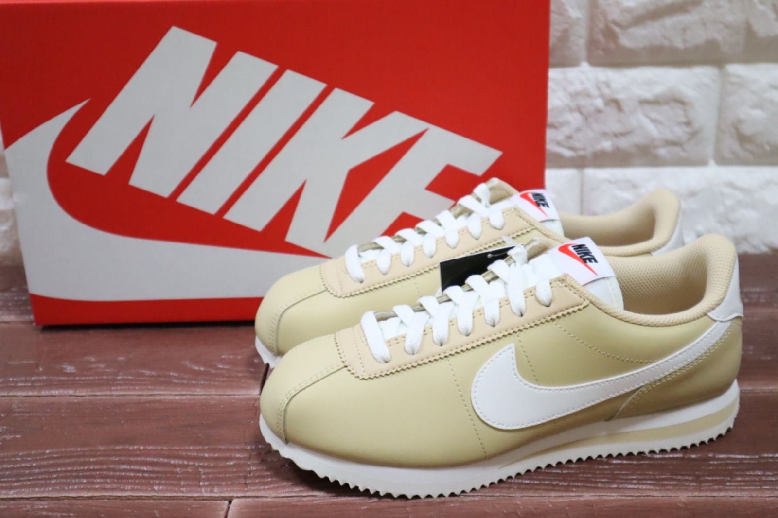 新品 23.5㎝〜25㎝ナイキNIKE W CORTEZ ウィメンズコルテッツレディーススニーカーSESAME SAIL WHITE