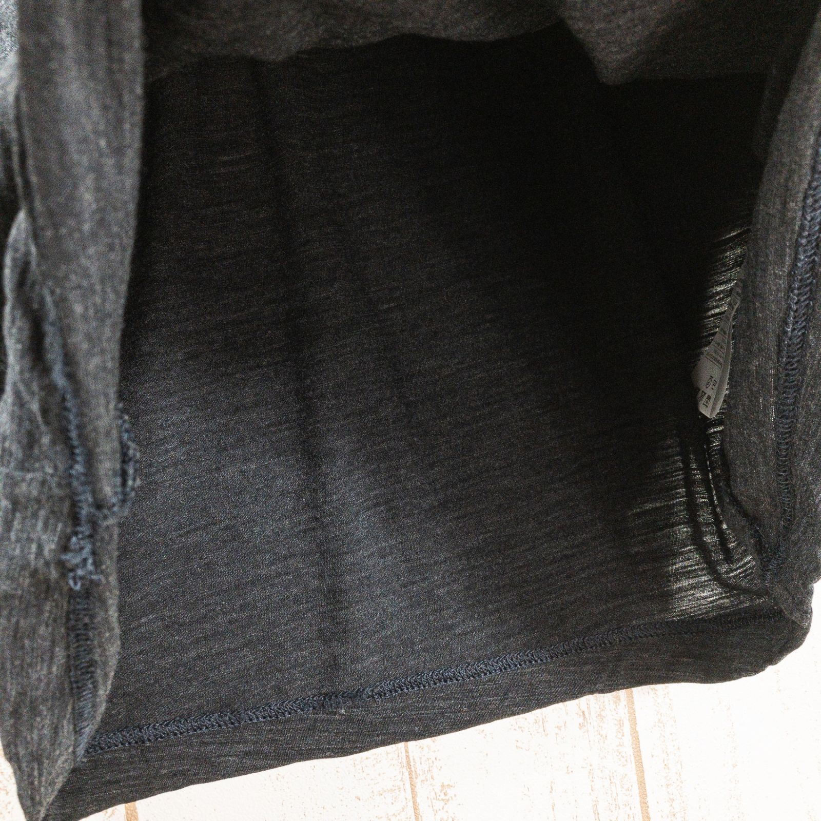 Light Hoody